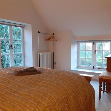 Characterful Cottage Adjacent To An Orchard Brockley المظهر الخارجي الصورة