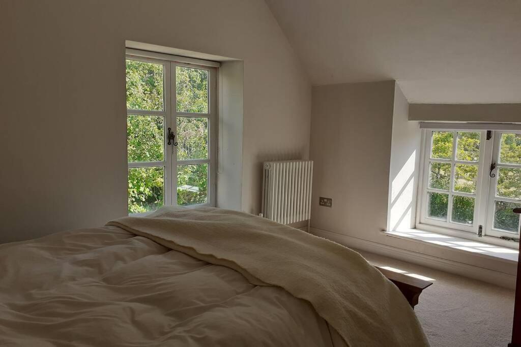 Characterful Cottage Adjacent To An Orchard Brockley المظهر الخارجي الصورة
