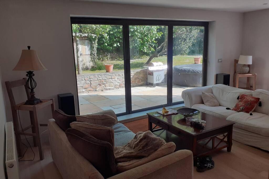 Characterful Cottage Adjacent To An Orchard Brockley المظهر الخارجي الصورة